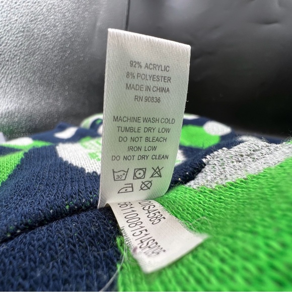 Lady 12 Seattle Seahawks Infinity Scarf. 66” x 7”. Acrylic blend - Picture 5 of 5